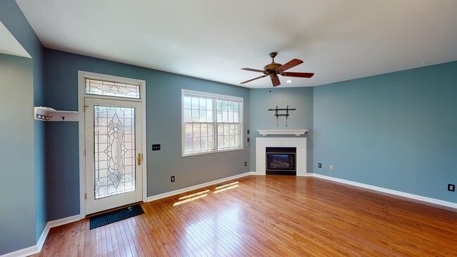 Photo - 922 Mound St