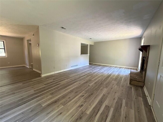 Photo - 1386 Williamsburg Ln