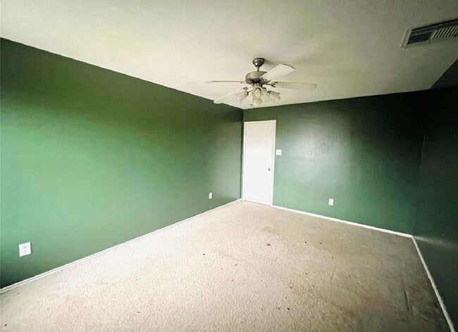 Building Photo - 8006 Echinacea Dr