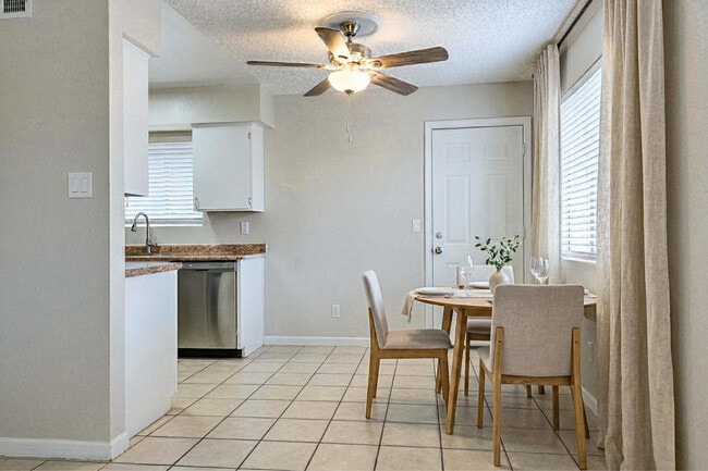 Photo - 719 W 1st Ave Unit Apt 103