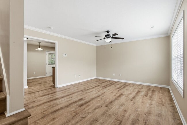 Photo - Knoxville 37912 - 2 bedroom 1.5 bath condo - call Jean Chung 865-386-1022