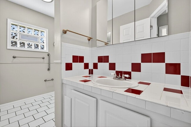 Photo - 8025 Waddell Ave