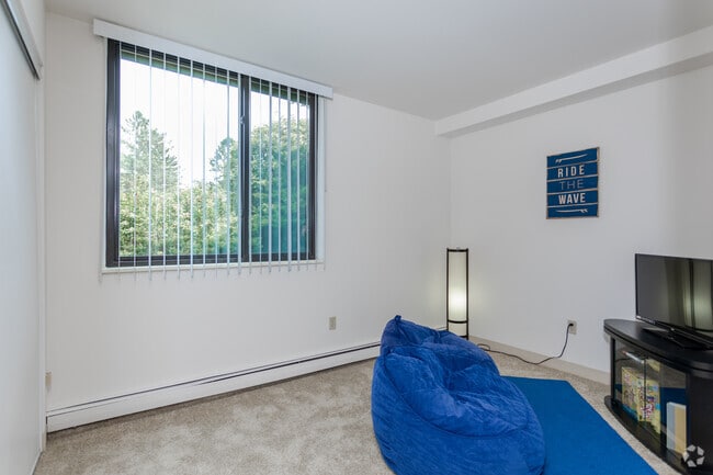 2BR, 1BA
