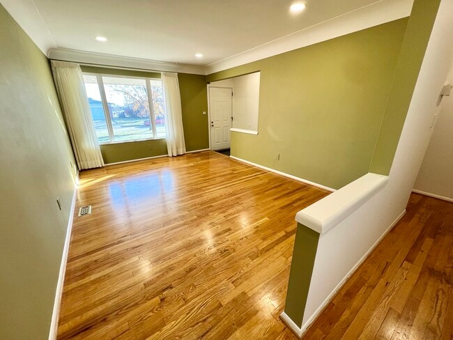 Photo - 30541 McGrath Dr