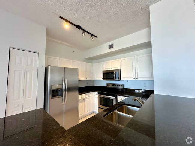 Building Photo - 651 Okeechobee Blvd Unit Penthouse 1204 Top Floor