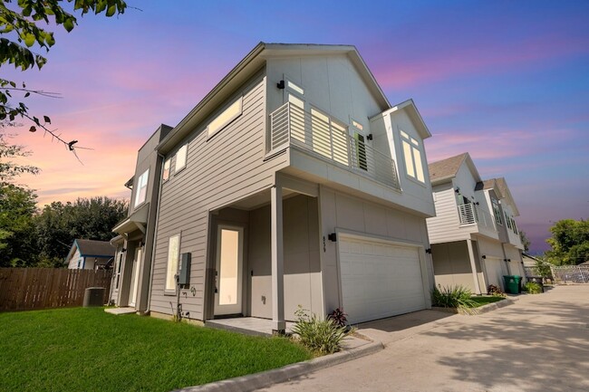 Photo - 861 Prosper St