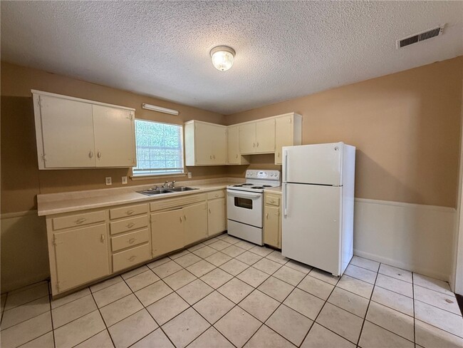Photo - 2208 Sycamore Pl