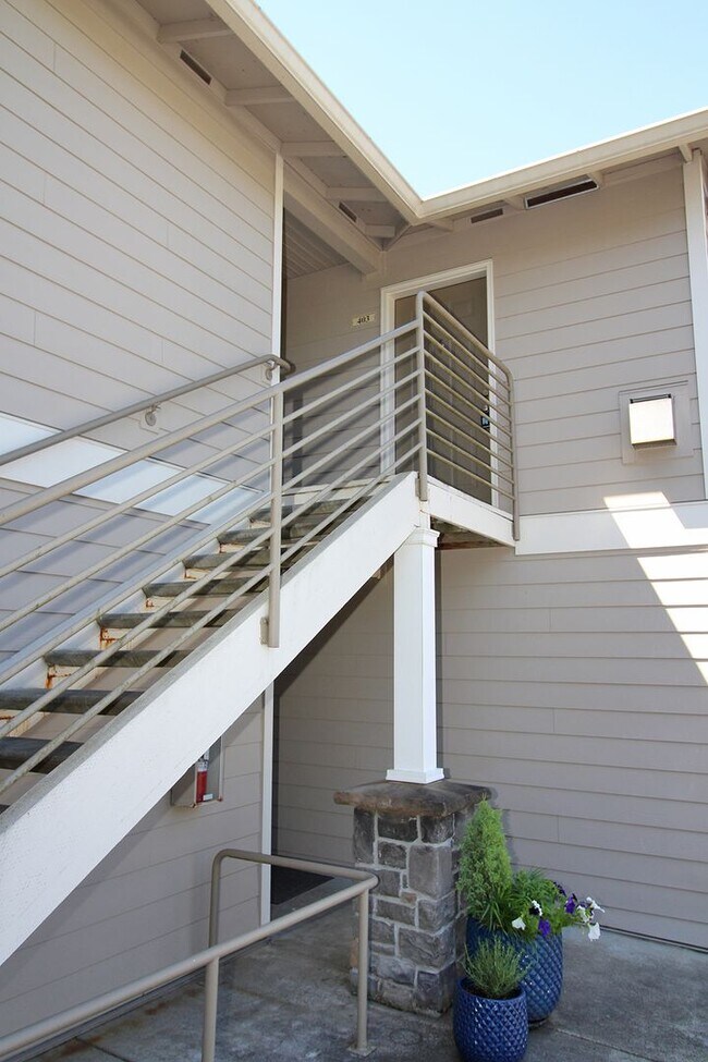 Photo - 15072 NW Central Dr Unit 403