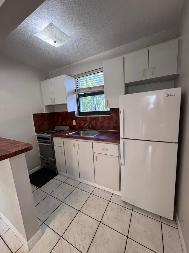 781 SE 9th Ave Unit R