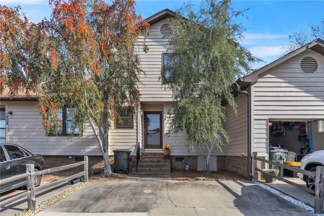 Photo - 103 Sunningdale Ct