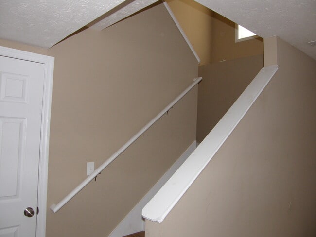 Photo - 168 Dunbar Ln