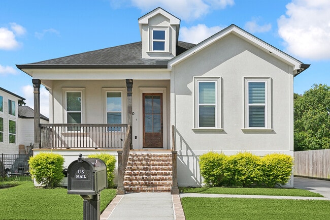 Building Photo - 90 E Claiborne Square