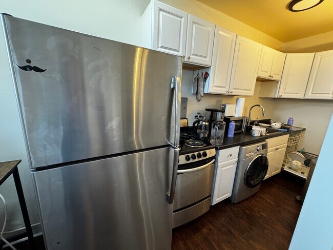 Photo - 3338 N Marshfield Ave Unit 102