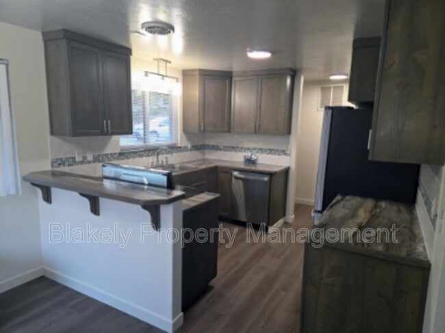 Building Photo - 2118 S Roosevelt St