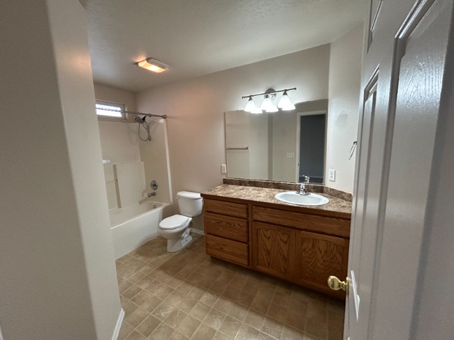 Photo - 1707 Dora Dr N