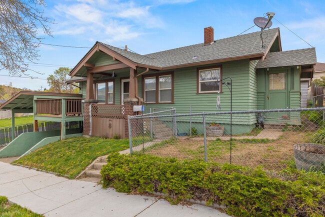 Photo - 735 N 2nd St