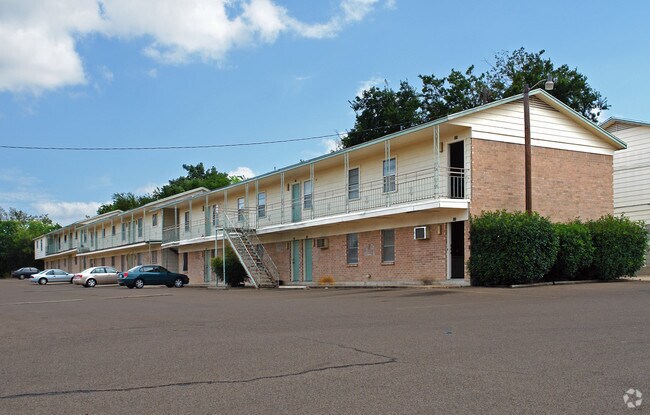 Photo - College Park Apartments