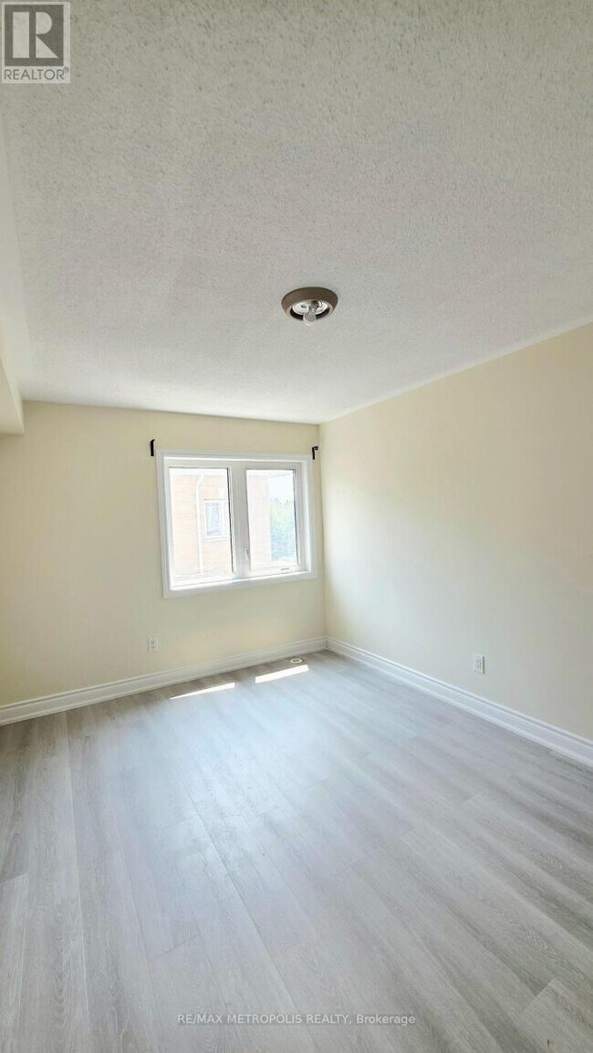 Photo - 1795 Markham Rd
