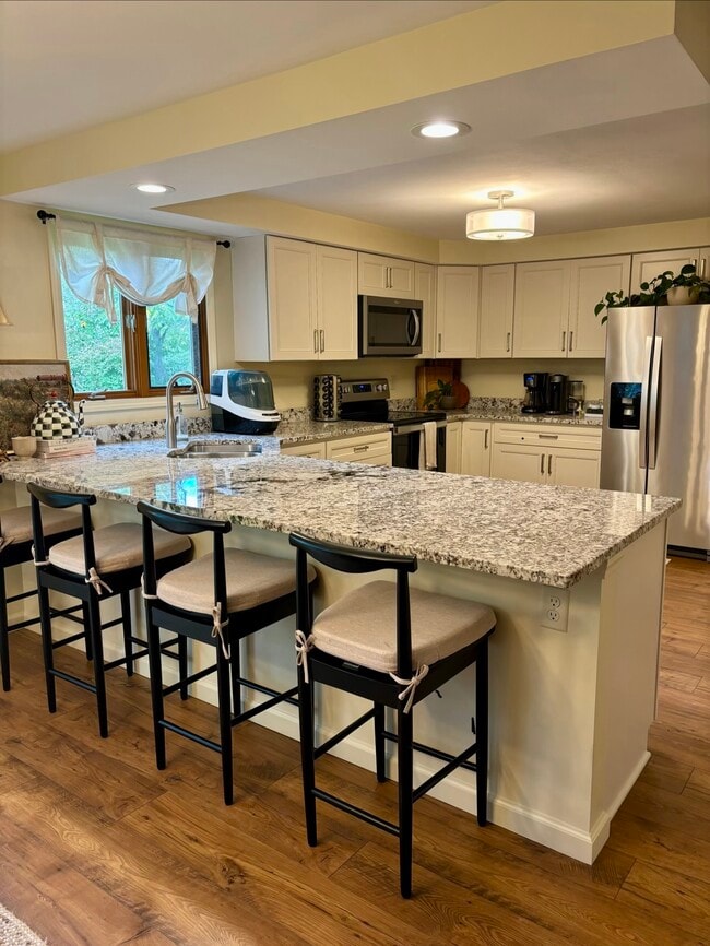 Photo - 403 Tamarack St