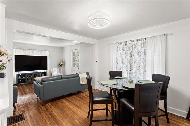 Photo - 476 Providence St