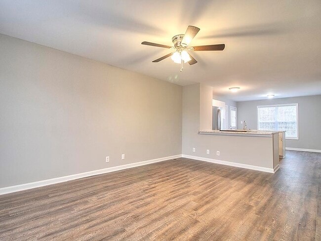 Photo - 733 Shetland Dr