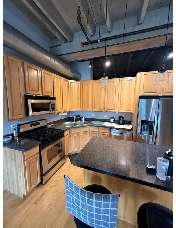 Photo - 1740 N Maplewood Ave Unit 321