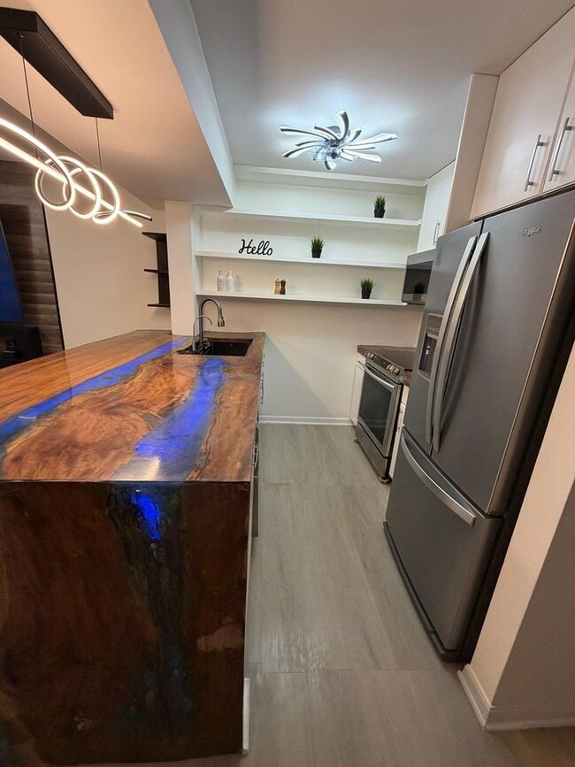 Photo - Feel the Ocean Breezes