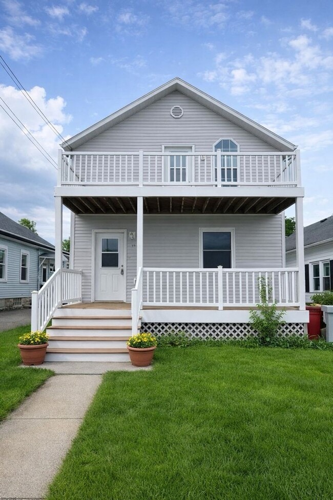 Building Photo - 1016 4th Ave