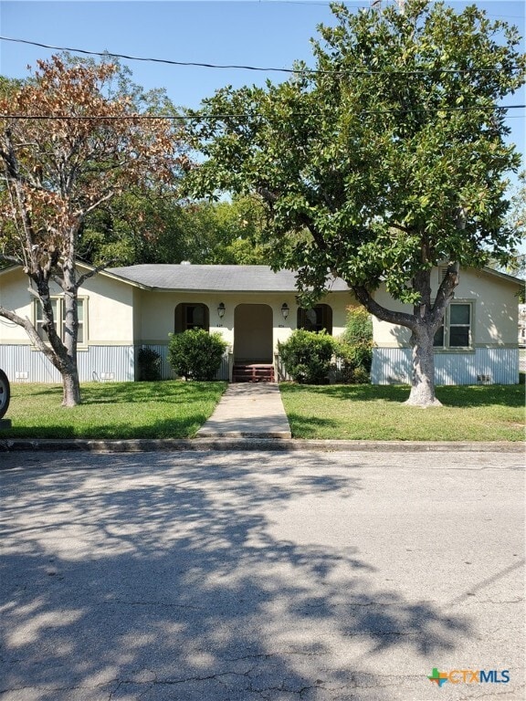 Building Photo - 826 N Bowie St Rental