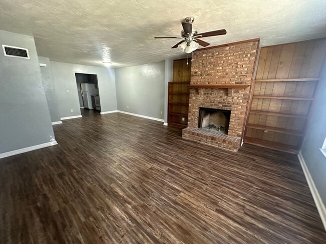Photo - Downstairs unit near TMH w/ NO CARPET!!! Unit A