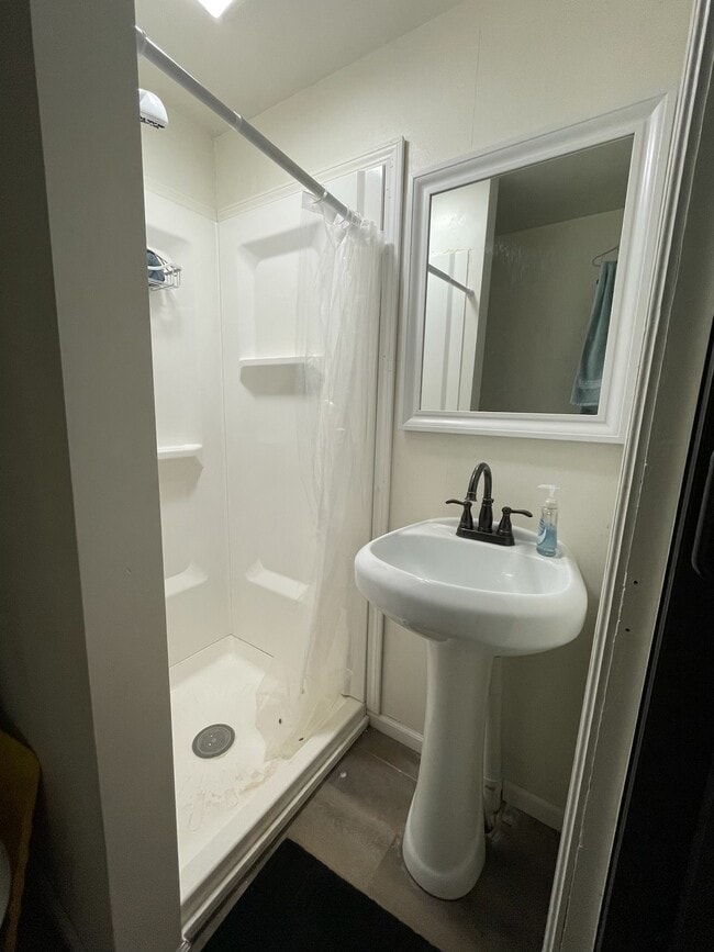 Photo - 807 Wood St
