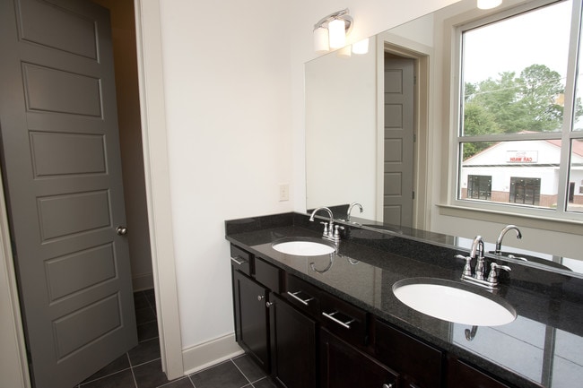 Photo - 2005 S Milledge Ave Unit 203