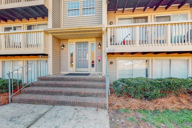 Photo - Room in Condo on Arlyn Cir