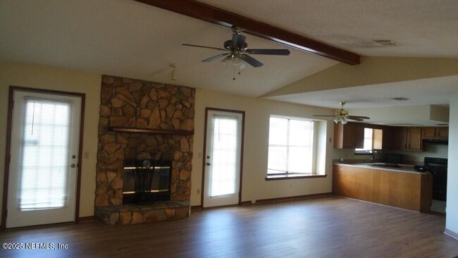 Photo - 1389 Pawnee St