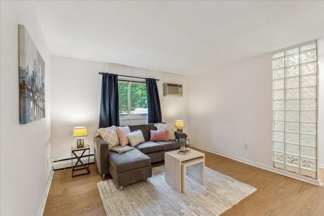 Photo - 82 Lionel Ave Unit A