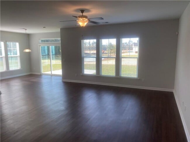 Photo - 4 bed 2.5 bath Available in Feburary