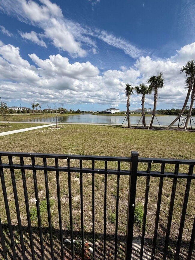 Photo - 4718 Longwood Lk Sq