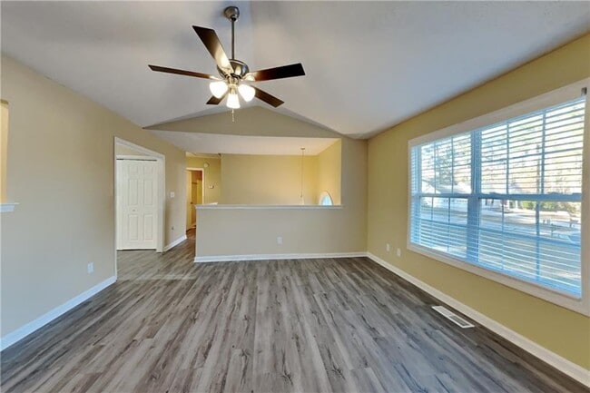 Photo - 47 Chase Way