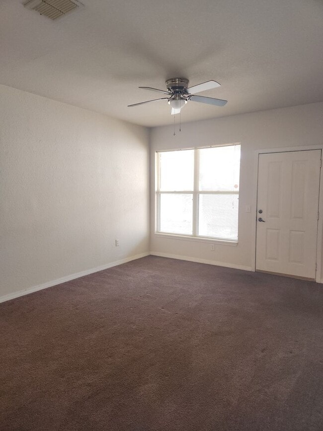 Photo - 2005 Unit 2005