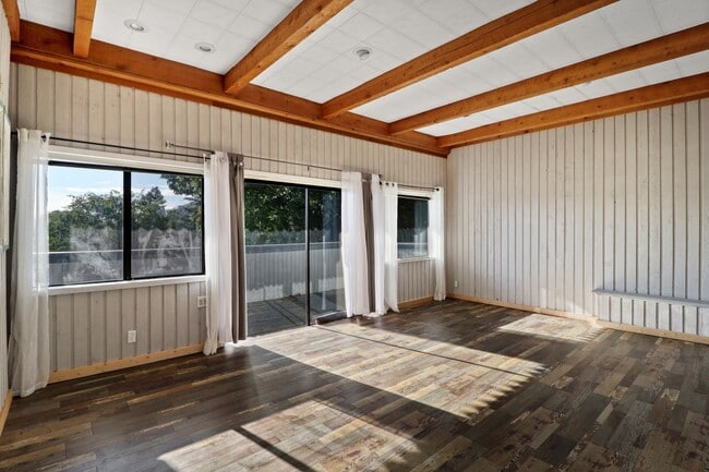 Photo - 4 Bed 3 Bath - Groups Welcome - Skyline - Westerly Views