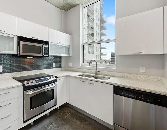 133 NE 2nd Ave Unit 912