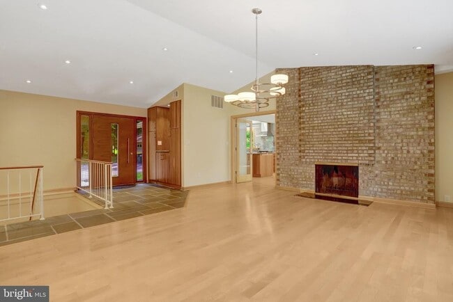 Photo - 6030 Berwynd Rd