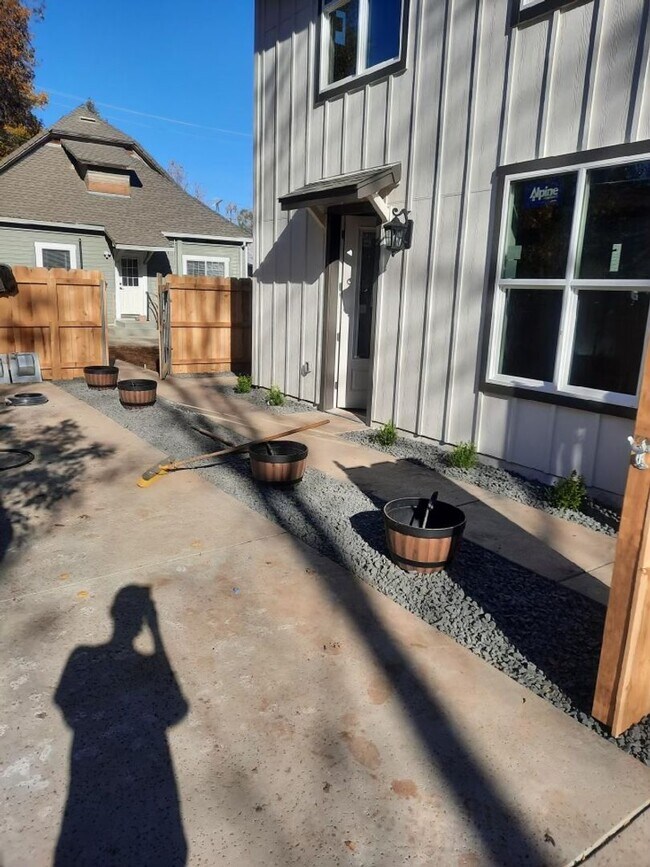 Photo - 149 W 21st St Unit 149 W 21 st -2