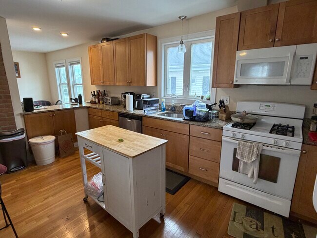 Photo - 80 Ten Hills Rd Unit 1B