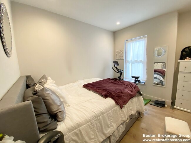 Photo - 118 Buttonwood St Unit 1