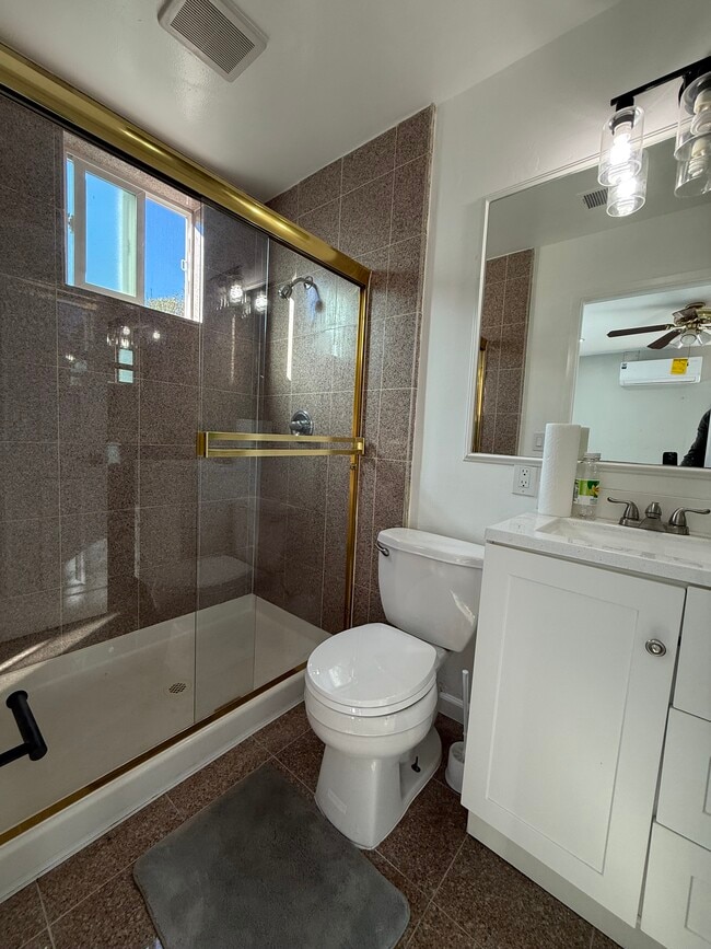 Building Photo - 1189 Sunrise Way Unit Studio