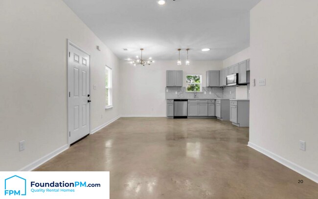 Photo - 1374 Dow Pl