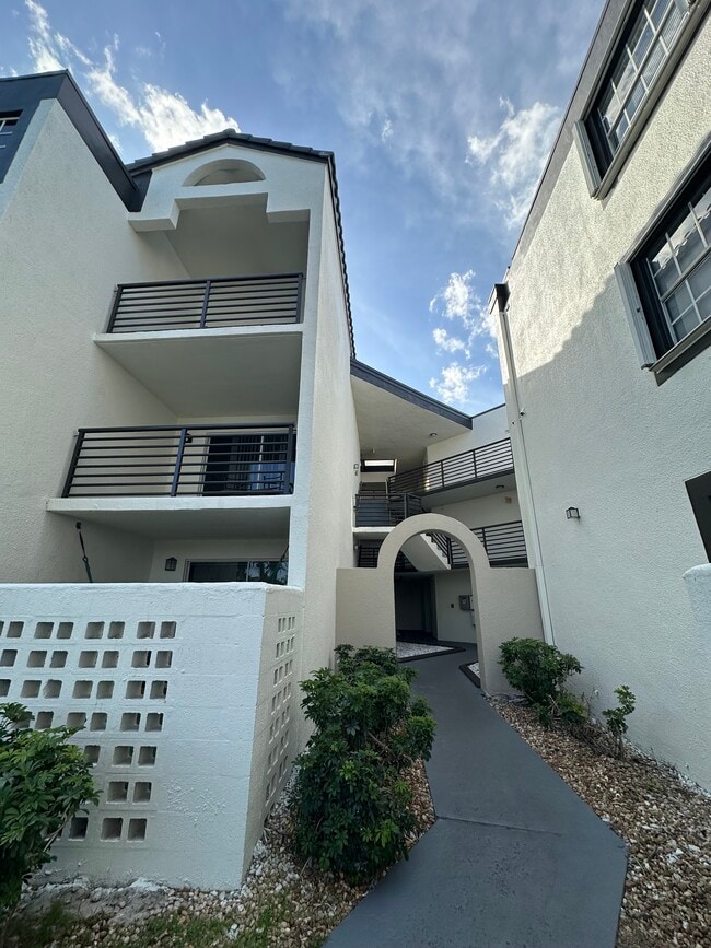 Photo - 9731 Fontainebleau Blvd Unit #301