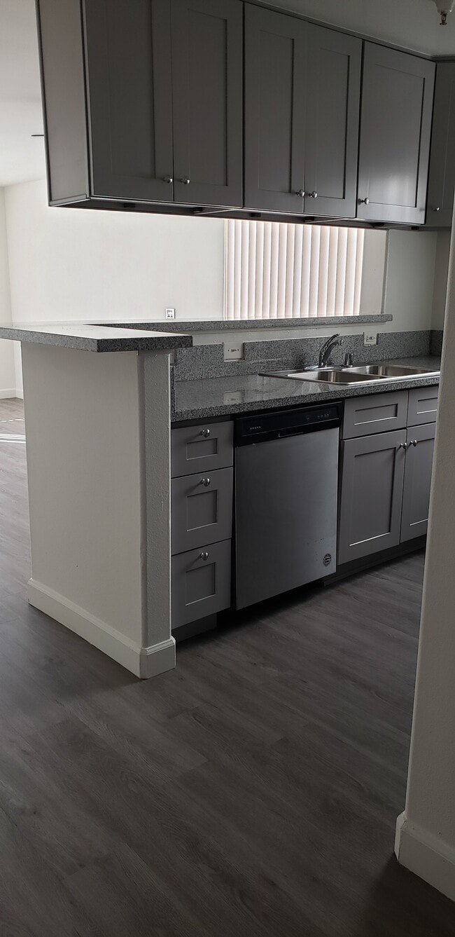 Building Photo - 2965 San Marino St Unit 105