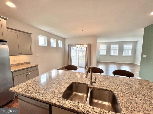 Building Photo - 29847 Sandstone Dr